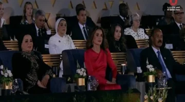 ظهور بارز.. آية السيسي وطريقة جلوس الرئيس تخطف الأنظار في افتتاح المتحف المصري الكبير